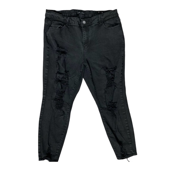 Almost Famous Women's Jeans Distressed Skinny Straight Leg Black Rips Size 20 - Picture 1 of 11